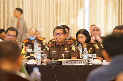 Kinerja Banten Memaparkan Capaian Kinerja Dalam Kunjungan Kerja Komisi