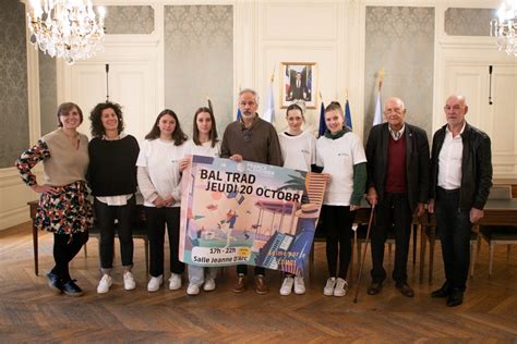 Journée mondiale dAlzheimer un bal trad en lhonneur des malades à