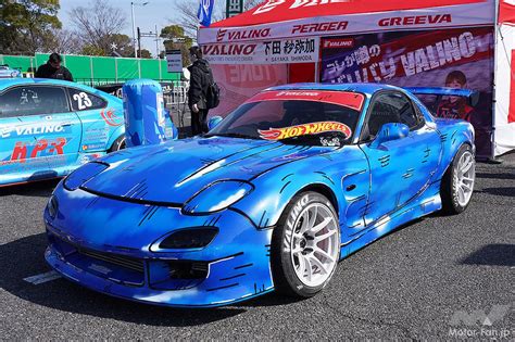 女性d1gpドライバー”くるくるサヤカ”がお台場でデモラン！ 秘蔵プライベートマシンのrx 7とのツインドリフトも魅せた 画像