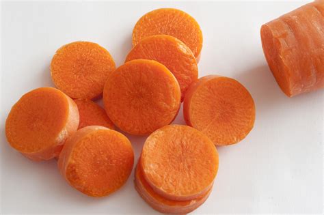 Sliced fresh raw carrot - Free Stock Image