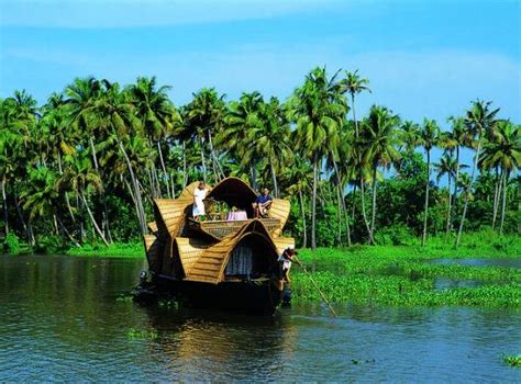 20 Best Honeymoon Places In Kerala