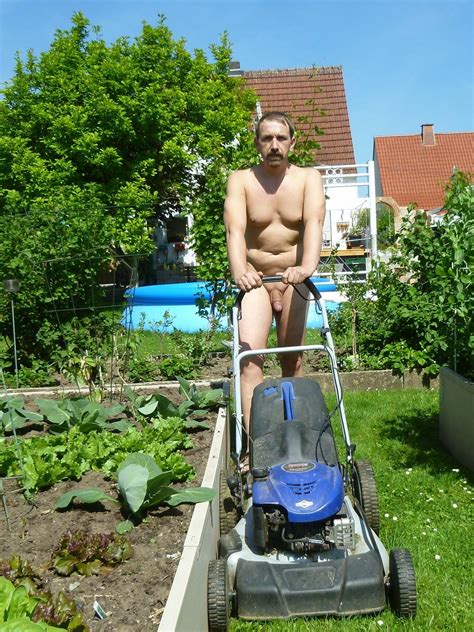 Davenatural World Naked Gardening Day Is Coming Up Soon In May