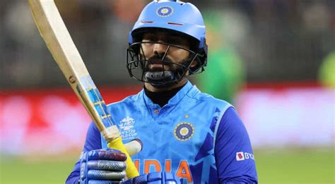 T World Cup India S Dinesh Karthik Suffers Back Injury Doubtful For