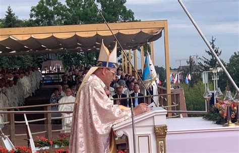 Abp Polak Dzi Ki Nauce Religii W Szkole Mo Emy Otwiera Serca I Umys Y