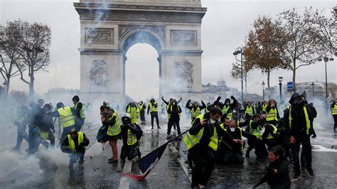 Protest Der Gelbwesten Eskalation In Paris Tagesschau De