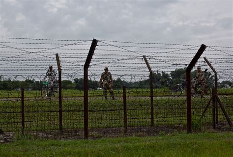 India-Bangladesh Border Fencing Incomplete Due To Bangladesh Border ...