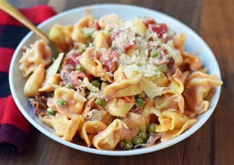 Christmas Tortellini Pasta Made With Prosciutto Tomato Cream Sauce