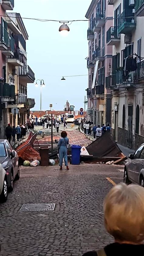 Terremoto Di Magnitudo Nuovo Forte Sciame Sismico Ai Campi Flegrei