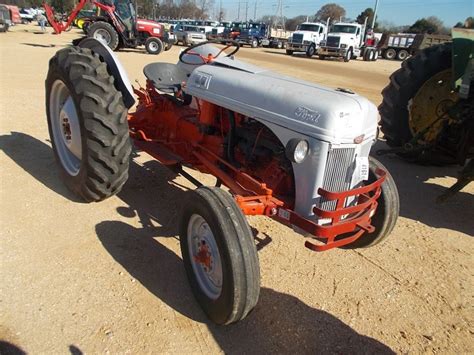 Ford 8n Farm Tractor Sn 3 Pth Pto 124 28 Rear Tires 600 16