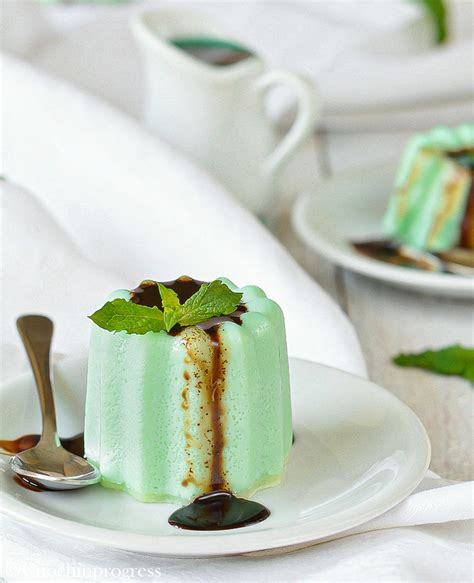 Panna Cotta Alla Menta Con Salsa Al Cioccolato