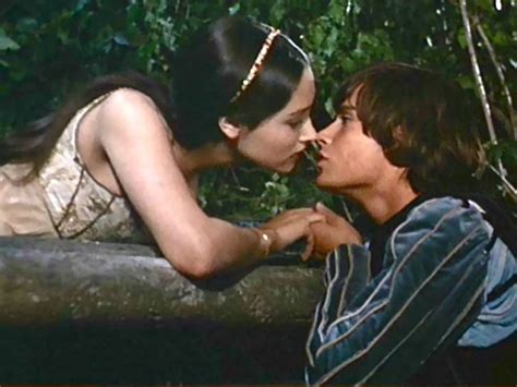 Romeo Juliet About To Kiss On Balcony 1968 Romeo And Juliet By