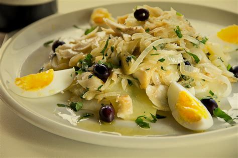 Bacalhau à gomes sá como fazer receita típica sem errar