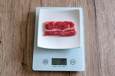 焼肉1人前は何グラム？焼肉100gから1500gまでの目安写真と栄養成分まとめ キーワードノート