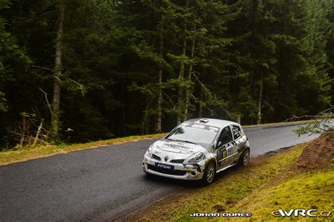 Beautes Lo C Palma Karine Renault Clio R Finale De La Coupe De