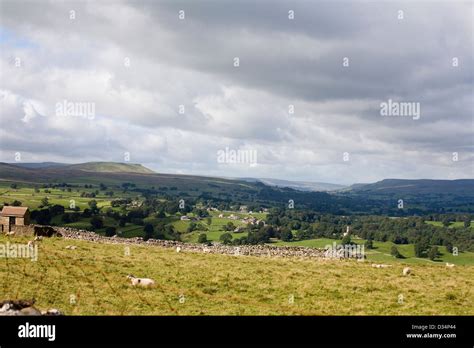 The Village Of West Burton In Wensleydale Yorkshire Dales England Stock