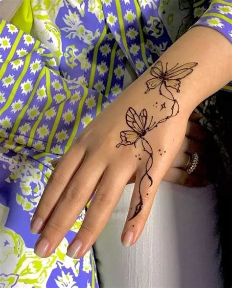 27 Stunning Butterfly Mehndi Designs Simple And Unique Fabbon