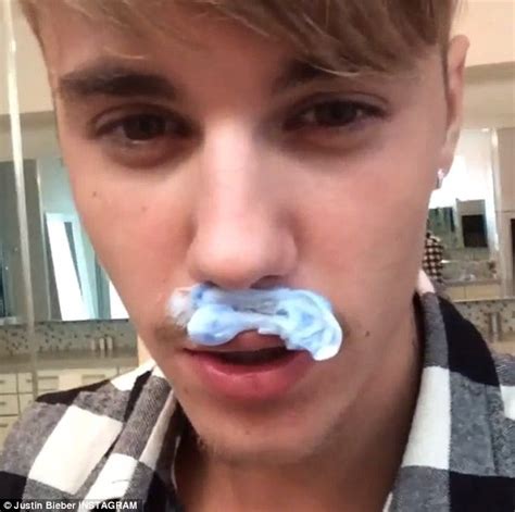 Justin Bieber shaves off his thin tufts of facial hair | Daily Mail Online