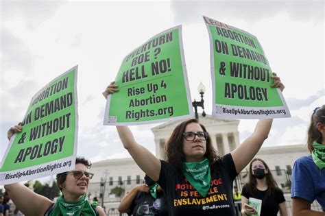 Suprema Corte Dos Eua Reverte Decisão Sobre Direito Ao Aborto Após 50 Anos