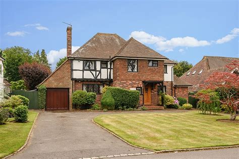 4 Bedroom Detached House For Sale East Horsley Hawksman