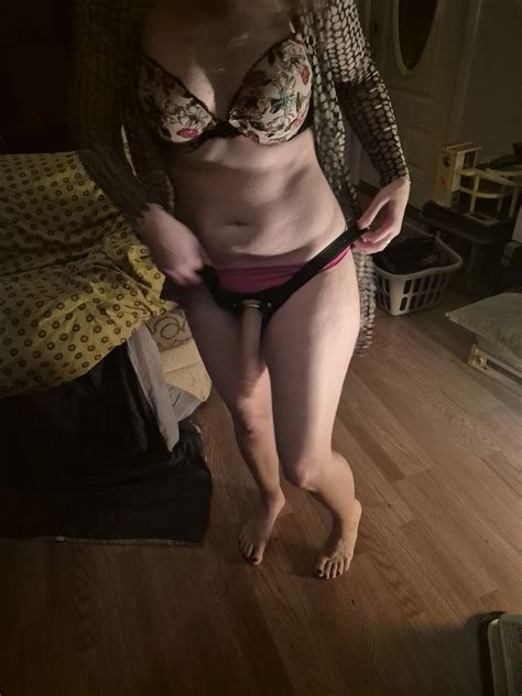 Strapon Fucked And Footjob Nude Pics XHamster