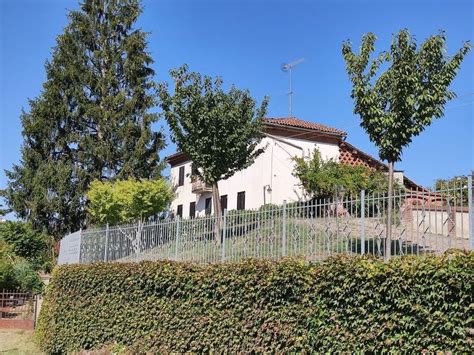 Casale Cascina In Vendita In Via Alessandro Manzoni 34 Centro Acqui