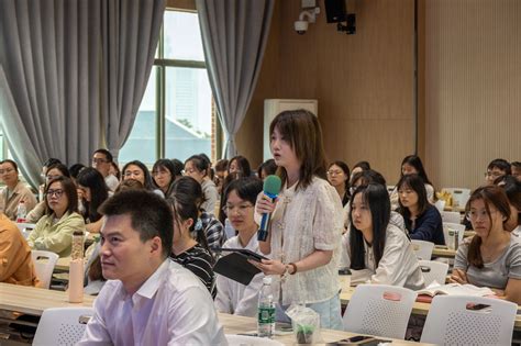 中国外文局翻译院院长黄玉龙来我院讲座 外国语学院 湖南师范大学