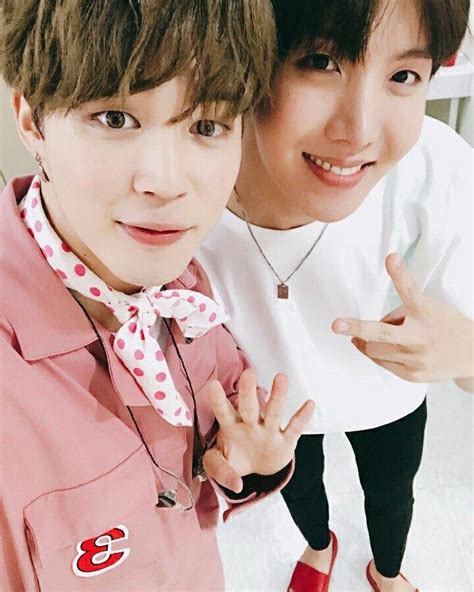 Jimin And J Hope ホソク チョンホソク セルカ