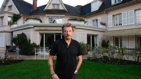 Johnny Hallyday sa maison de Marnes La Coquette a du mal à se vendre