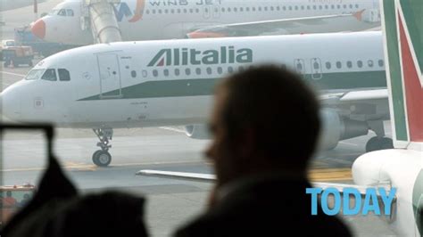 Alitalia Il Piano Toninelli Per Il Rilancio Rilanciata Col Timbro