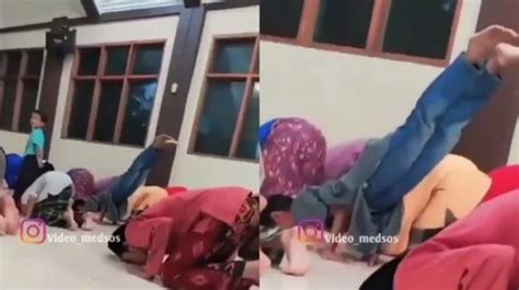 Viral Bocil Atraksi Saat Sholat Berjamaah Publik Lebih Dosa Yang