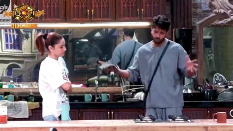 Bigg Boss 17 Live Abhishek Ko Lekar Ankita Vicky Mein Fight Dono Ne