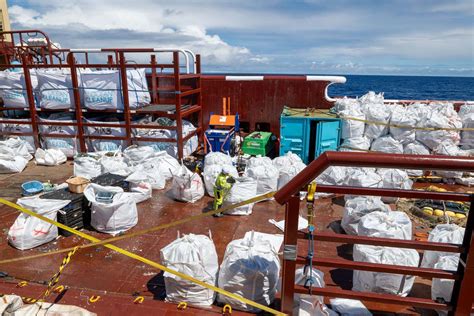 Ocean Cleanup Group Removes Record 25 000 Pounds Of Trash From Great