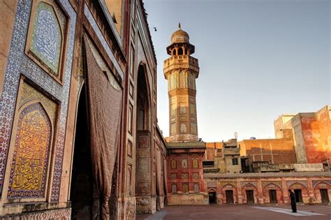 Wazir Khan Mosque Alluring World