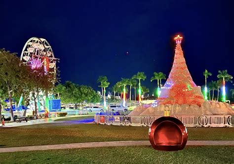 35 Foot Sandi And Ferris Wheel West Palm Beach Waterfront