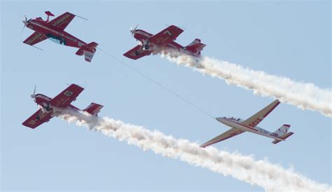 Drugi Dzie Mi Dzynarodowych Pokaz W Lotniczych Air Show W Radomiu