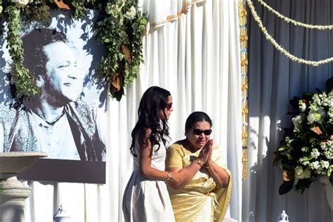 Hundreds Pay Tribute To Legendary Sitarist Ravi Shankar