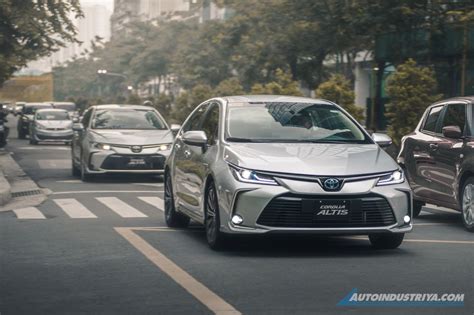 First Impressions Toyota Makes Hybrid Sense With 2020 Corolla Altis