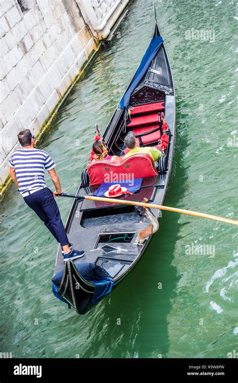 Sightseeing By Gondola Hi Res Stock Photography And Images Alamy