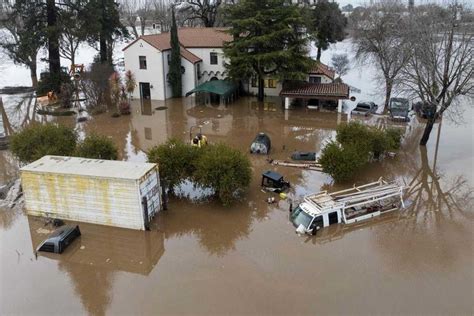 Biden declara estado de catástrofe en California por inundaciones