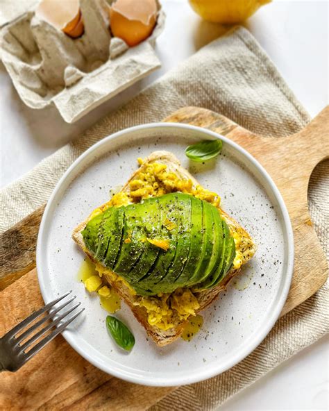 Avocado Toast Con Uova Strapazzate Silvia Rosmarino