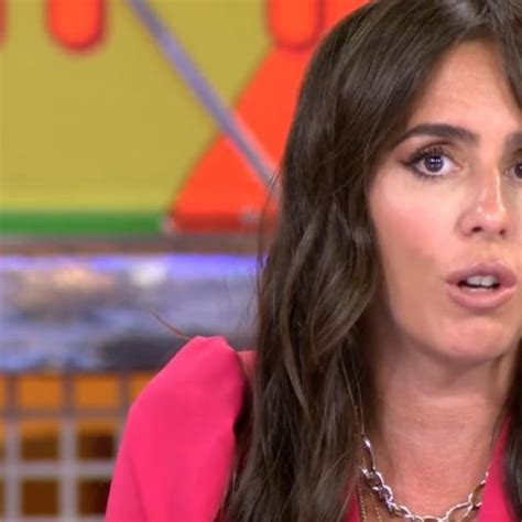 Anabel Pantoja Toma El Sol Sin Bikini En La Piscina Antes De Poner Rumbo A Supervivientes