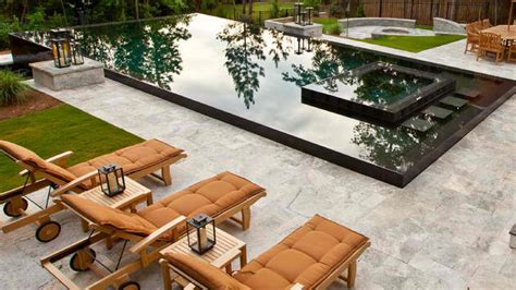 15 Ideas for Modern and Contemporary Lounge Chairs in Pools | Home Design Lover