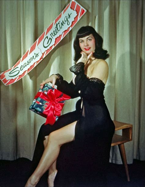 The 12 Vintage Pinups of Christmas | grayflannelsuit.net