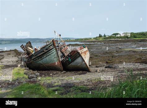 Ship Wrecked boats Stock Photo - Alamy