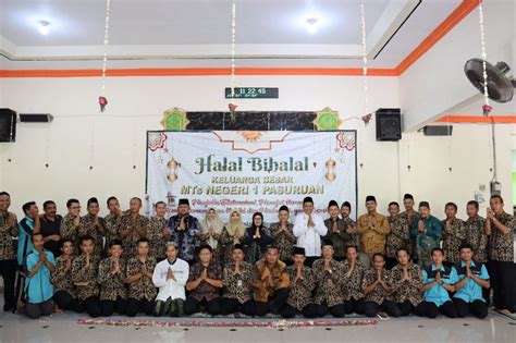 Keluarga Besar MTsN 1 Pasuruan Gelar Halal Bihalal Menjalin