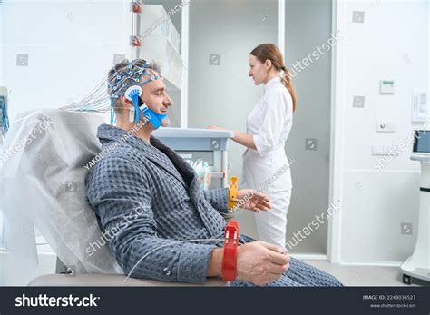 Eeg Procedure Electroencephalography Medical Center Stock Photo ...