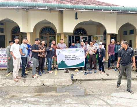 Mengetuk Pintu Langit Pegadaian Pekanbaru Bagikan Paket Makanan Kepada