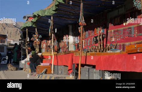 Souvenir Stallslehladakhindia Stock Video Footage Alamy