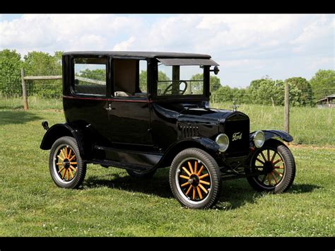 1925 Ford Model T Motorcar Studio