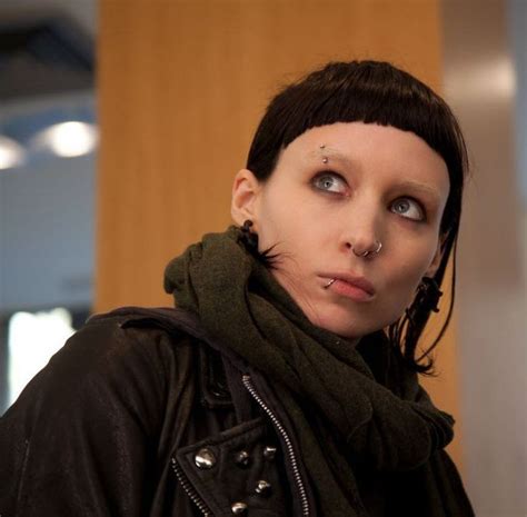 Movie Review The Girl With The Dragon Tattoo Dark Compelling Film